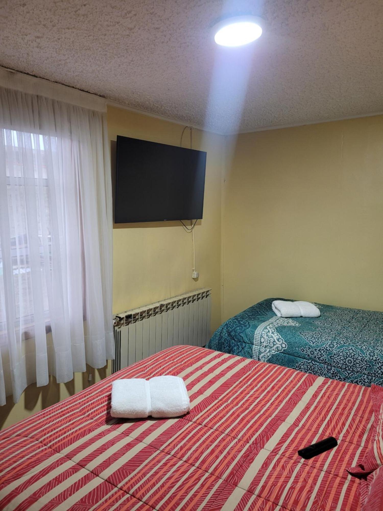 Hostal Balmaceda Punta Arenas Exterior photo