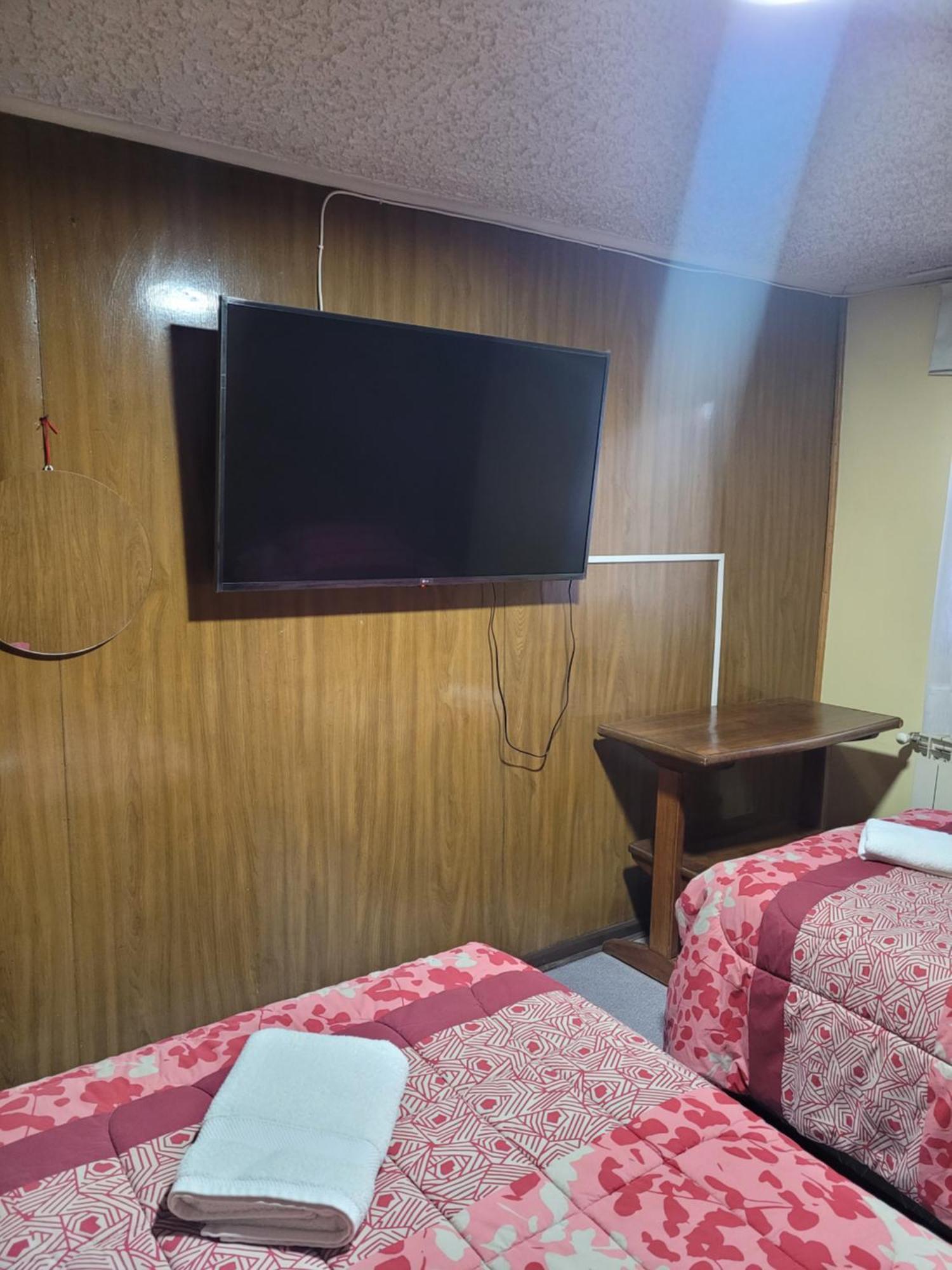 Hostal Balmaceda Punta Arenas Exterior photo